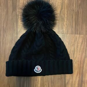 MONLER CASHMERE BEANIE WITH POM POM